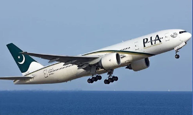 PIA, PIA Privatization, PIA, Airports, Outsourcing, Pakistan Civil Aviation Authority, Senate, Farhat Hussain Khan, Karachi, Lahore,
