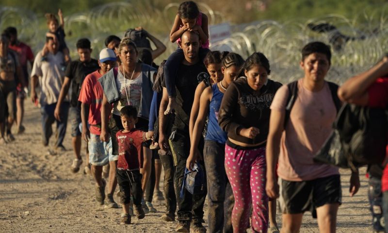 Migrants, US, Federal, Government, Biden, Administration, Immigration, Experts, United States, Texas, Refugees, Cubans, Haitians, Online, Social Media, Army, Asylum Seekers, Illegal Migrant, Food, Financial Support,