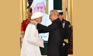 President Confers Nishan-I-Pakistan Award on Bohra Community Head