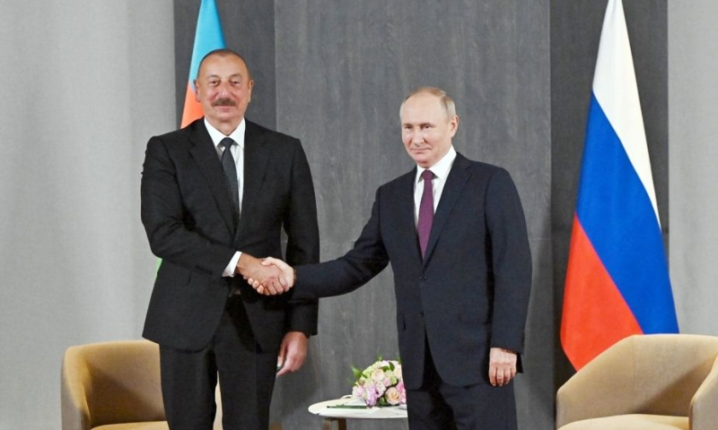 Putin Extends Birthday Greetings to Azerbaijani President Aliyev