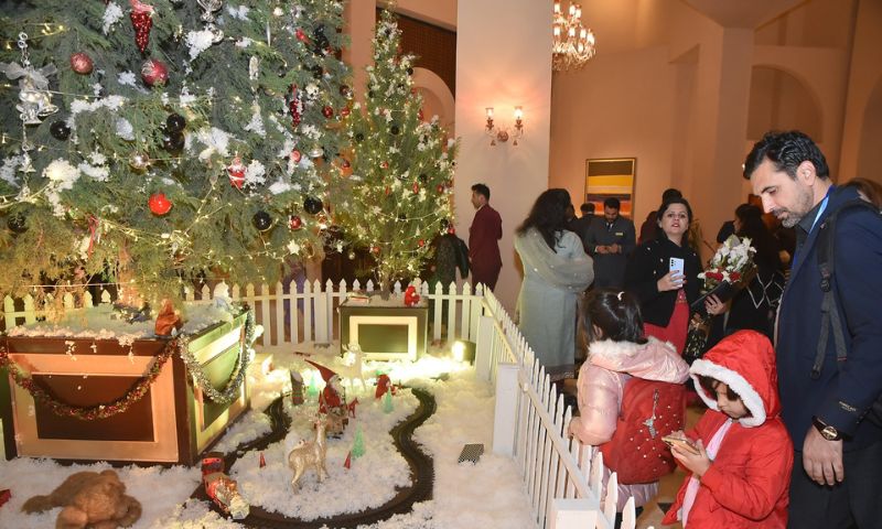 Christmas, Islamabad Serena Hotel, Christmas tree, Christmas Celebrations, Pakistan,