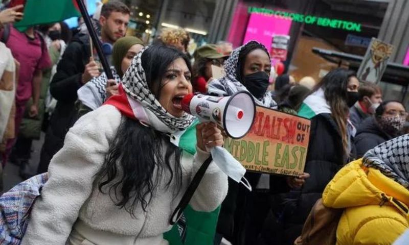 Palestinian, demonstrators, London, Oxford Street, Christmas, boycott, brands, ground offensive in Gaza, Gaza