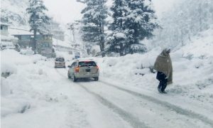 Rains, Snowfall Disrupts Daily Life in Several Parts of Pakistan