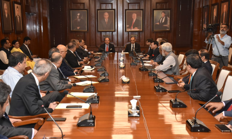 Pakistans Finance minister Meets with SBP Governor Banking Sector Leaders 1