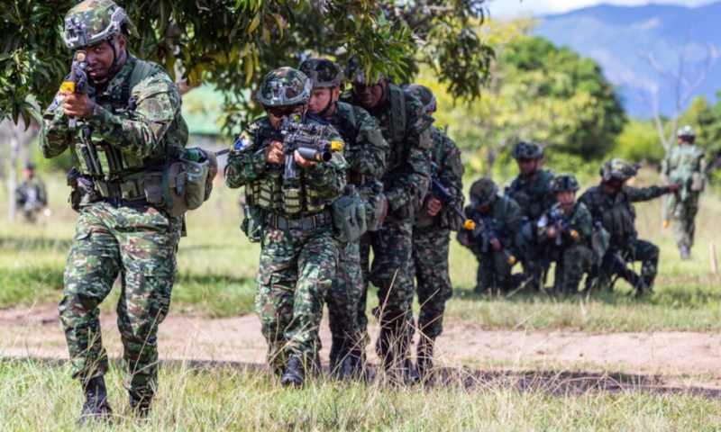 Colombian Military Kills Nine Rebels in Clashes