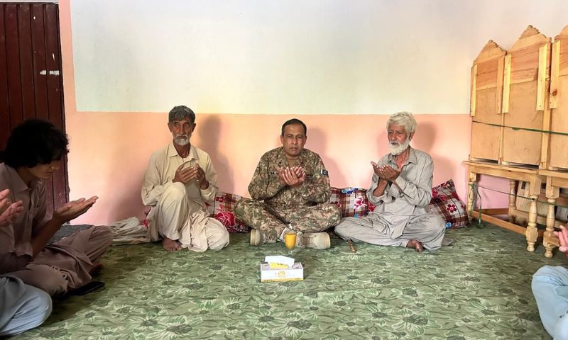 Pakistan Army Senior Commanders Condole with Families of Martyred Customs Officials 3