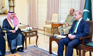 Pakistan PM Meets Saudi Foreign Minister