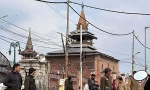 Srinagar Jamia Masjid, Eid, Kashmiris, Indian Authorities, Mirwaiz Umar Farooq, Police,