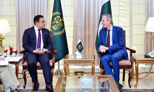 Pakistan Minister Holds High-Level Talks with WB Vice President