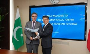 Pakistan's Ambassador Seeks Defense Cooperation with China (1)