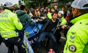Turkish Police Arrest 210 at May Day Protests in Istanbul